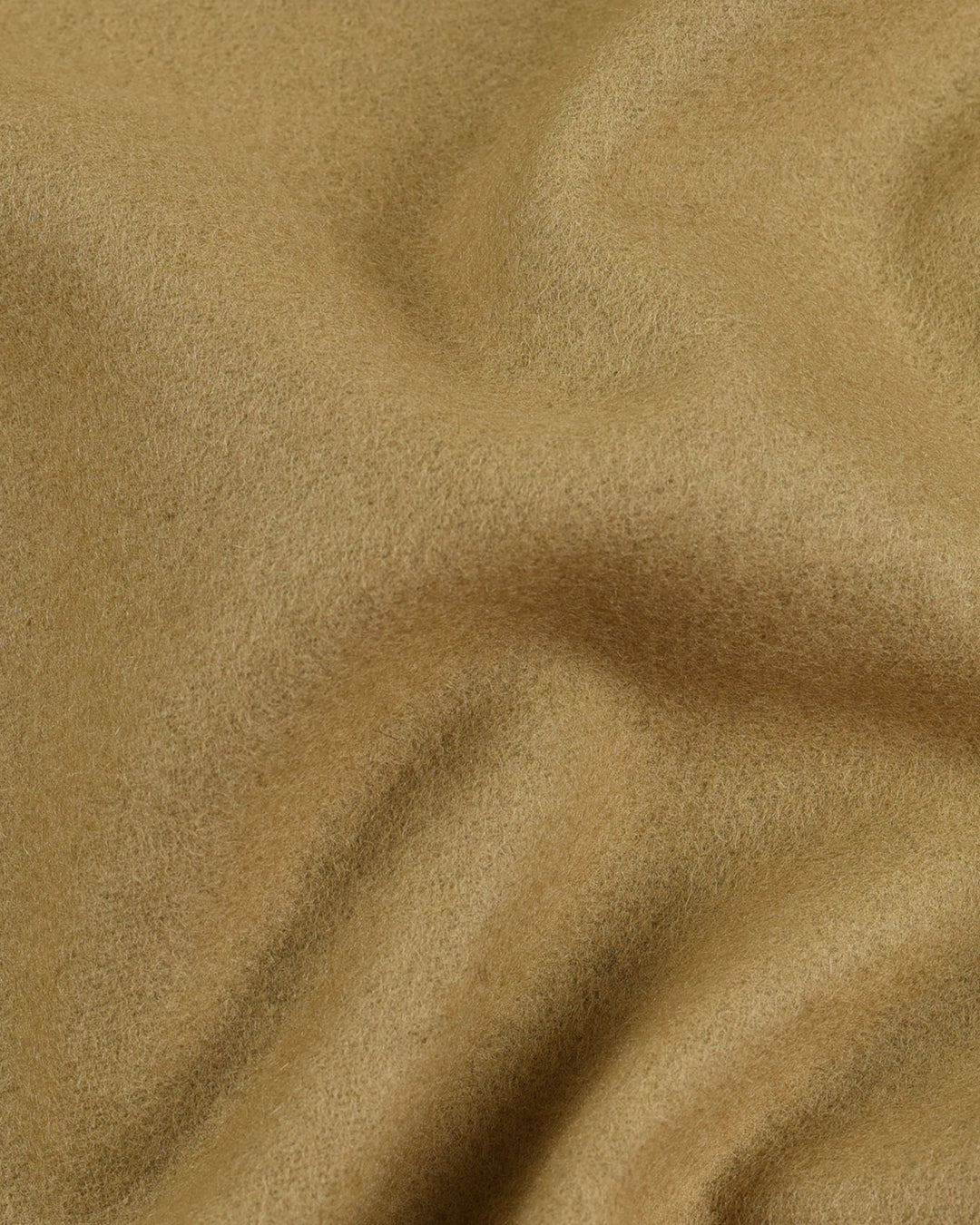 Close up of the wool flannel vest for men by Luxire quilted in camel 4