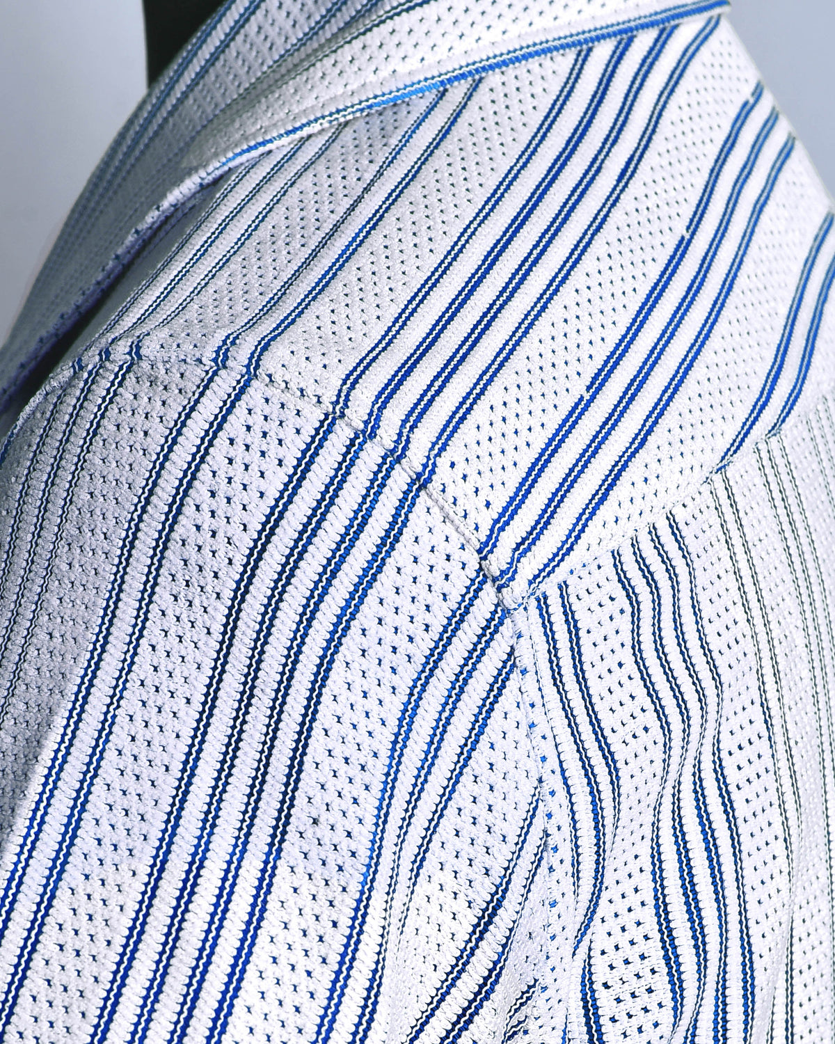 Summer Camp Collar Casual Shirt in White and Blue Stripes - 2
