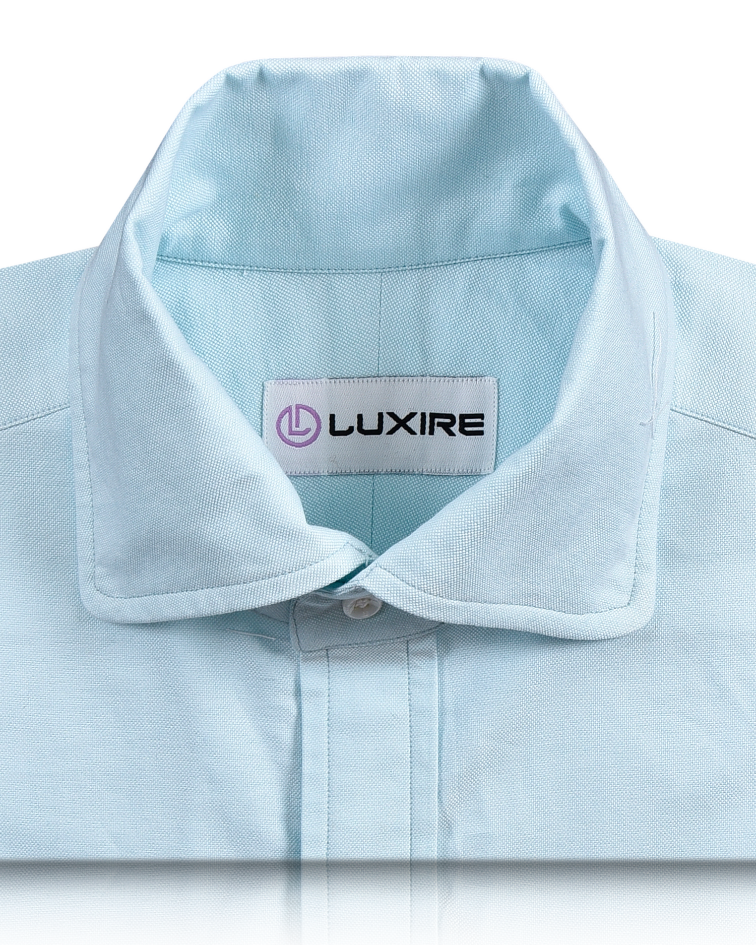 Collar of the custom oxford shirt for men by Luxire in pale blue