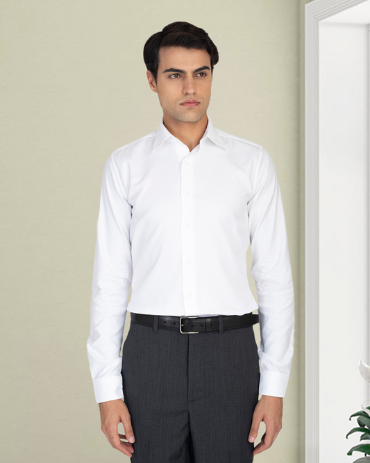 Model wearing the custom oxford shirt for men by Luxire in brembana white royal