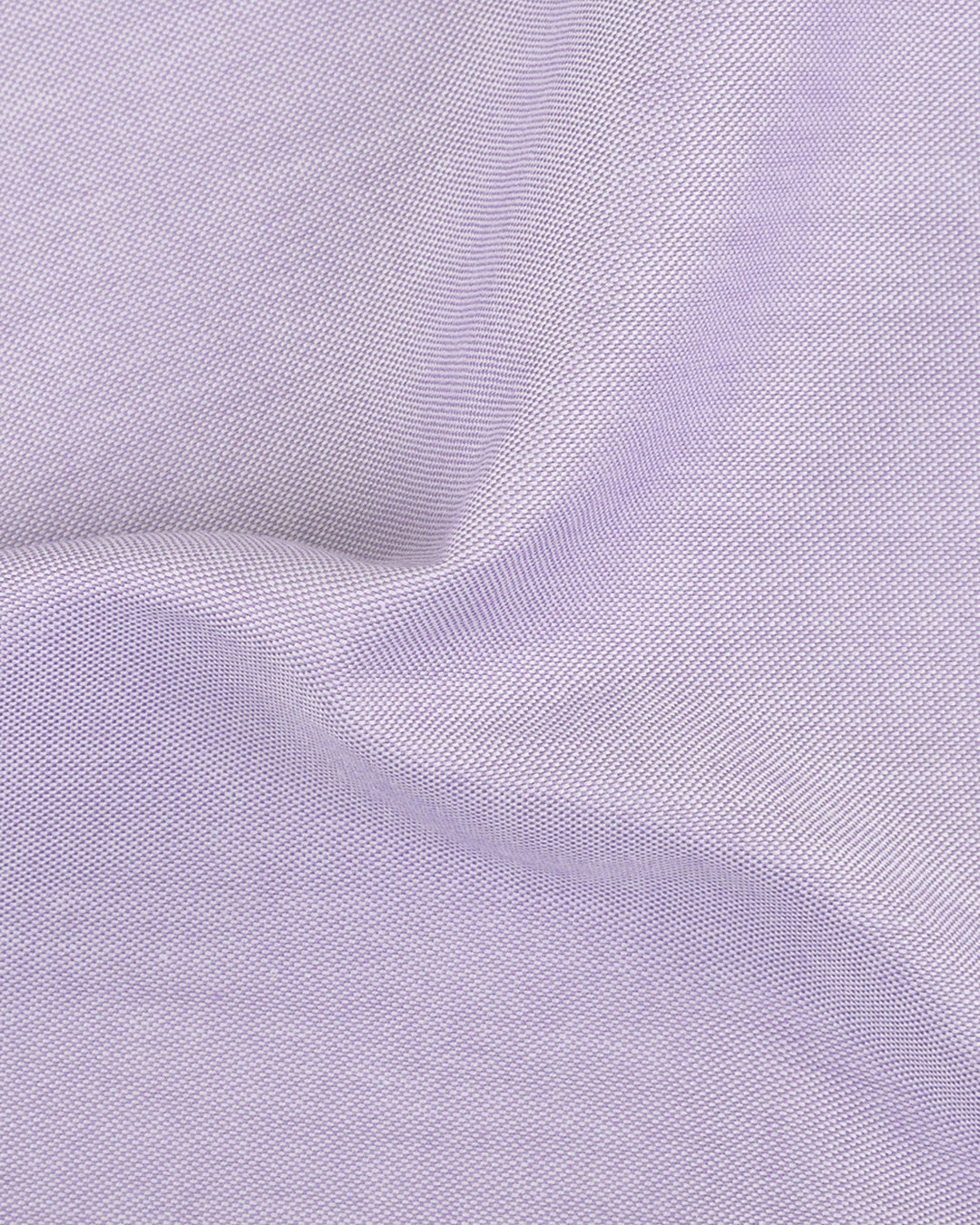 Close up of the custom oxford shirt for men by Luxire in lilac pinpoint