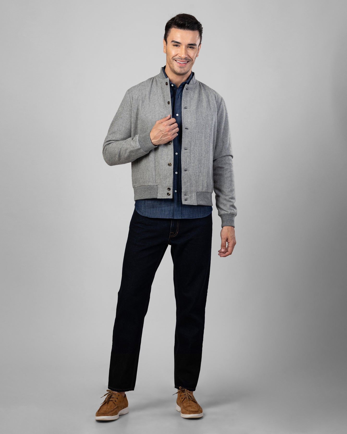 Model wearing the wool flannel shirt jacket for men by Luxire in grey 2