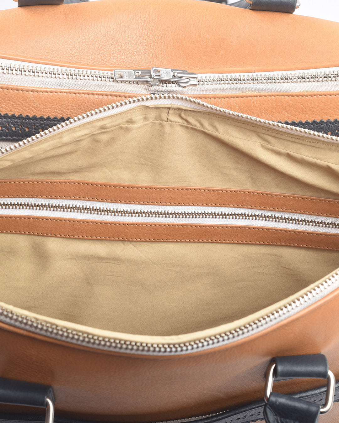 Large Travel Bag in Tan Calf Leather With Navy Trims - 7
